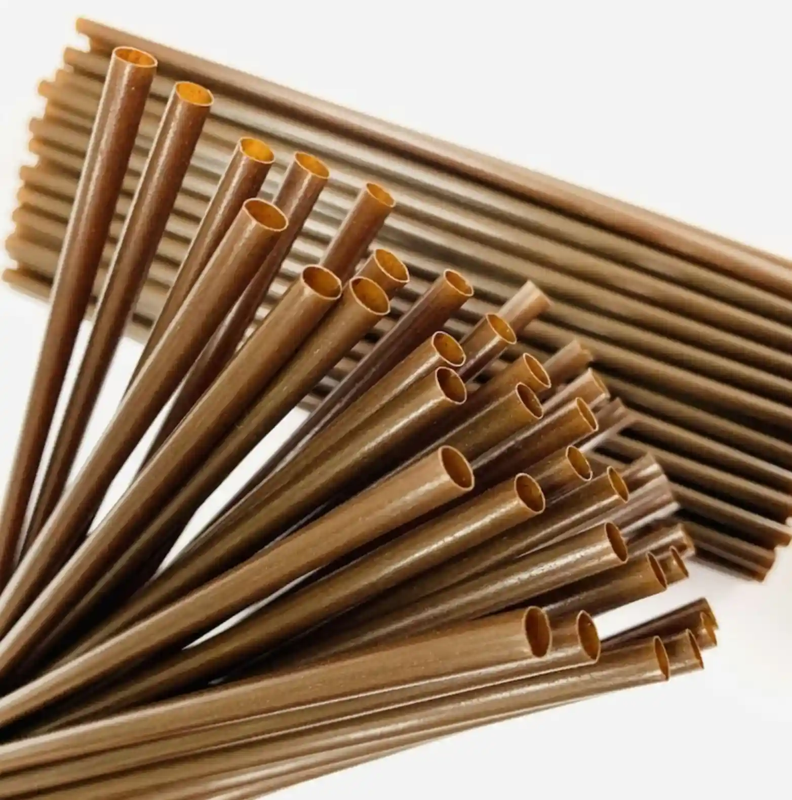 coffee-grounds-straw-dark